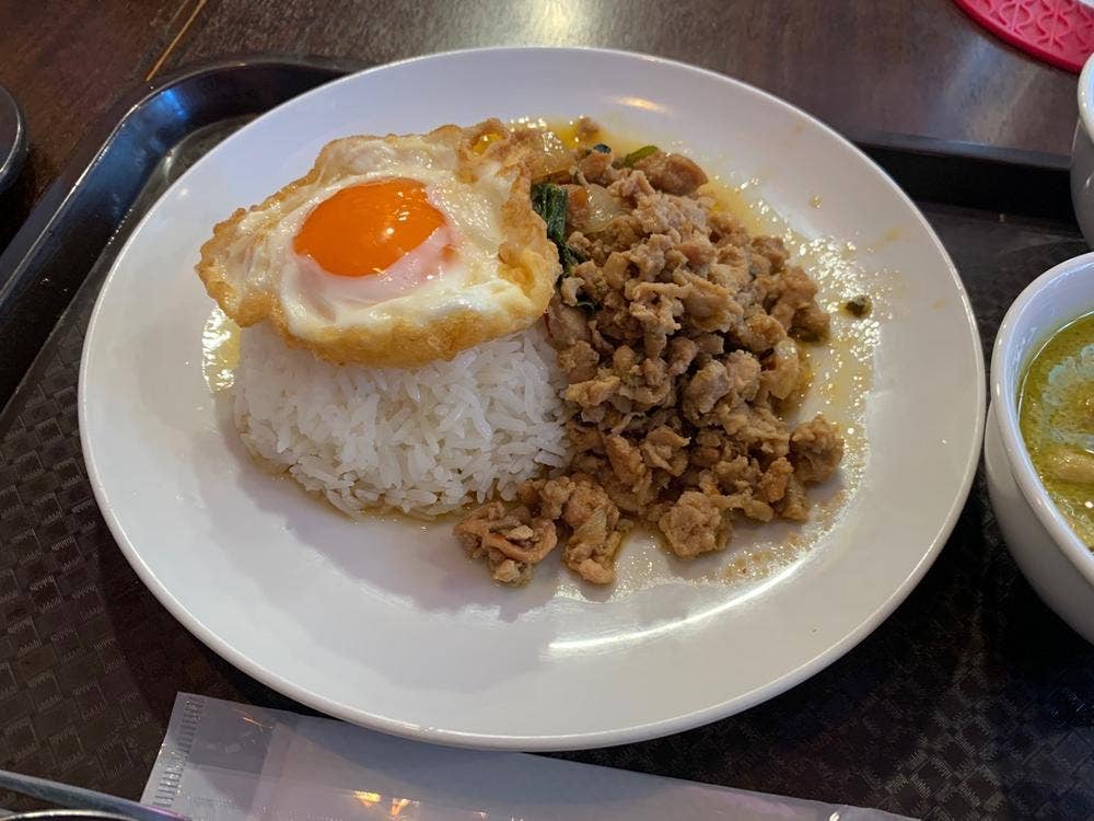 渋谷ガパオ食堂