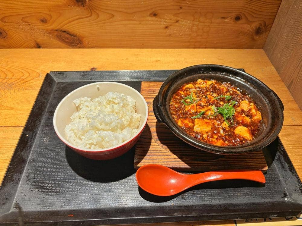 花梨麻婆×焼豚専門 華山 神戸三宮店