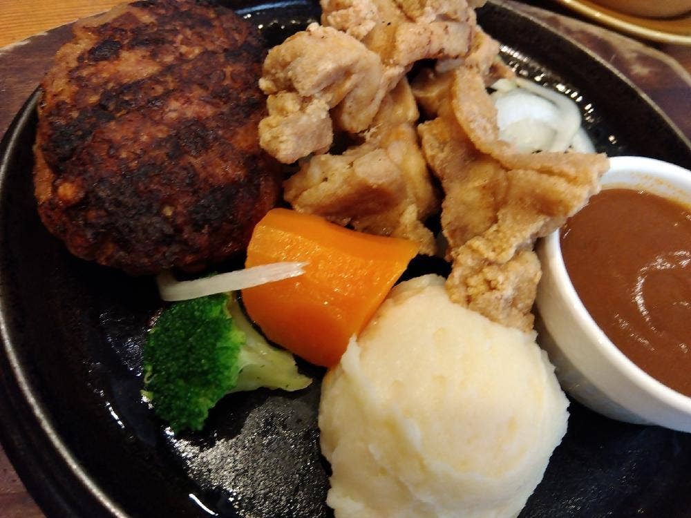 炭火ステーキ 炉舎