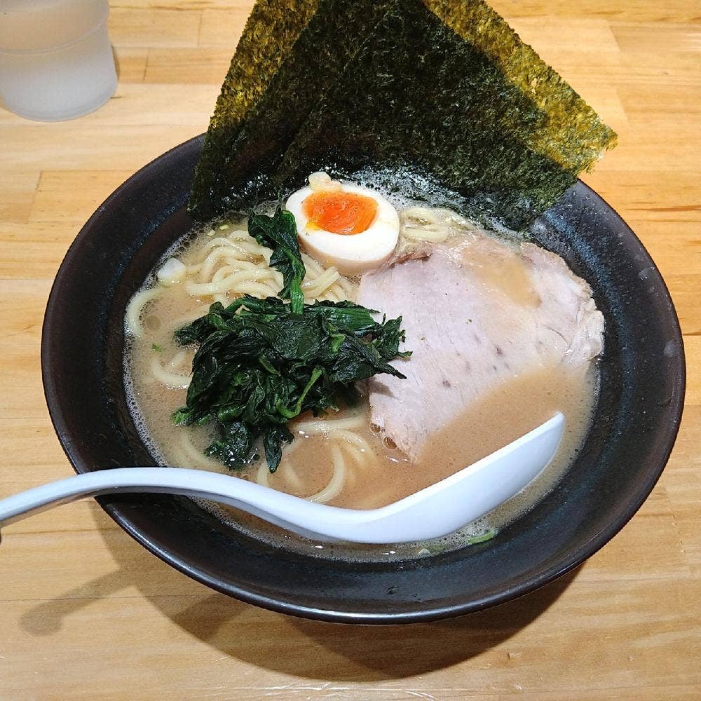 Neo家系らーめん 實家 本厚木店