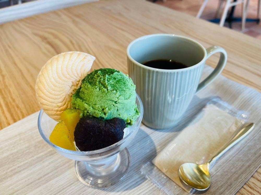 蒸留カフェ&ショップ