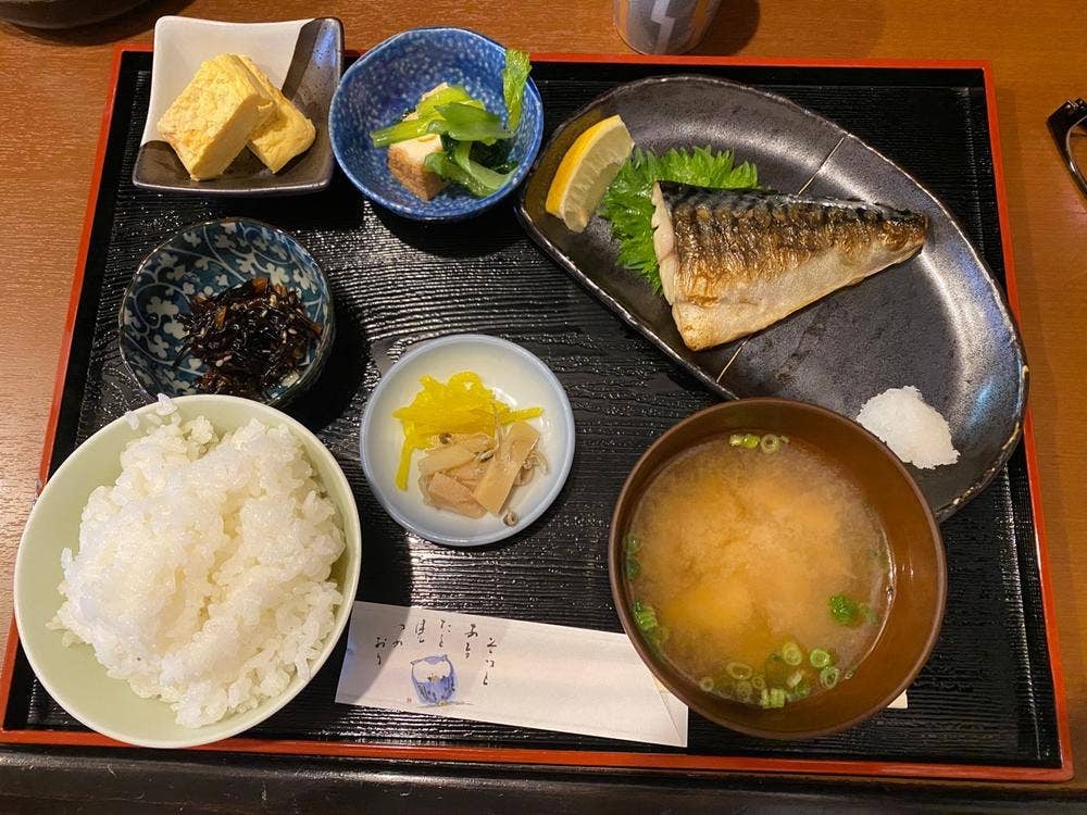 一膳飯屋 en