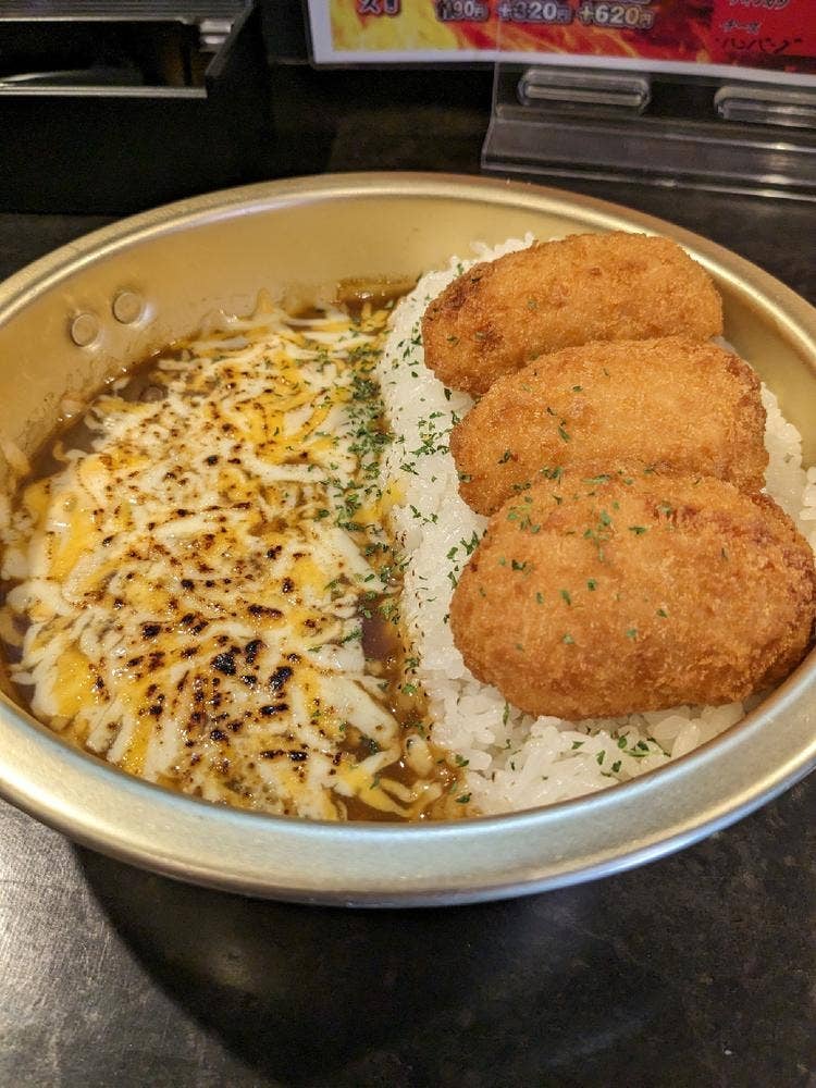 カレーしか勝たん 日明店
