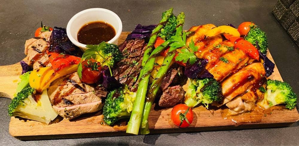105 DELI&肉酒場