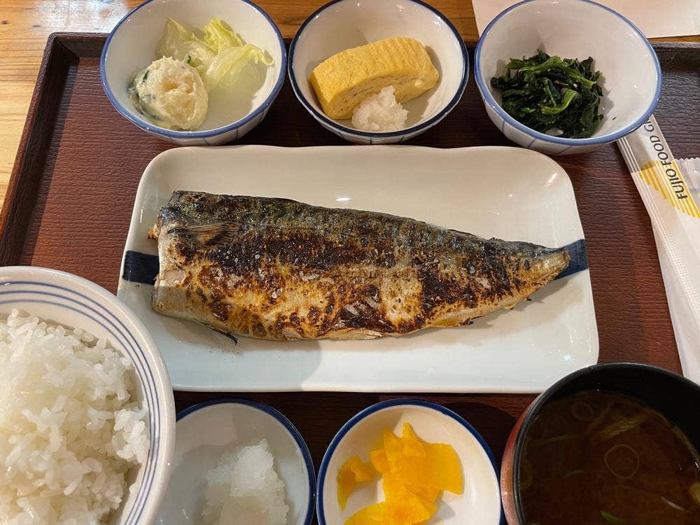 焼魚定食と釜戸ごはん 梅田食堂