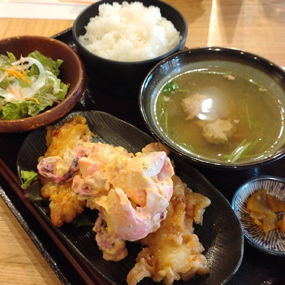 佐賀ふもと赤鶏 酒場 髙しな 小伝馬町店