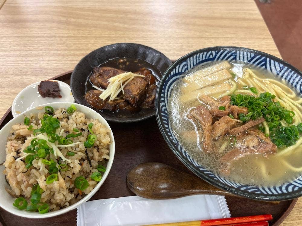 沖縄八重山そばの店 やえすば