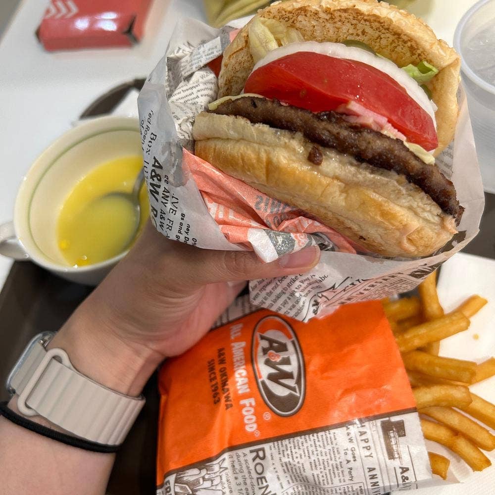 A&W うるま安慶名店