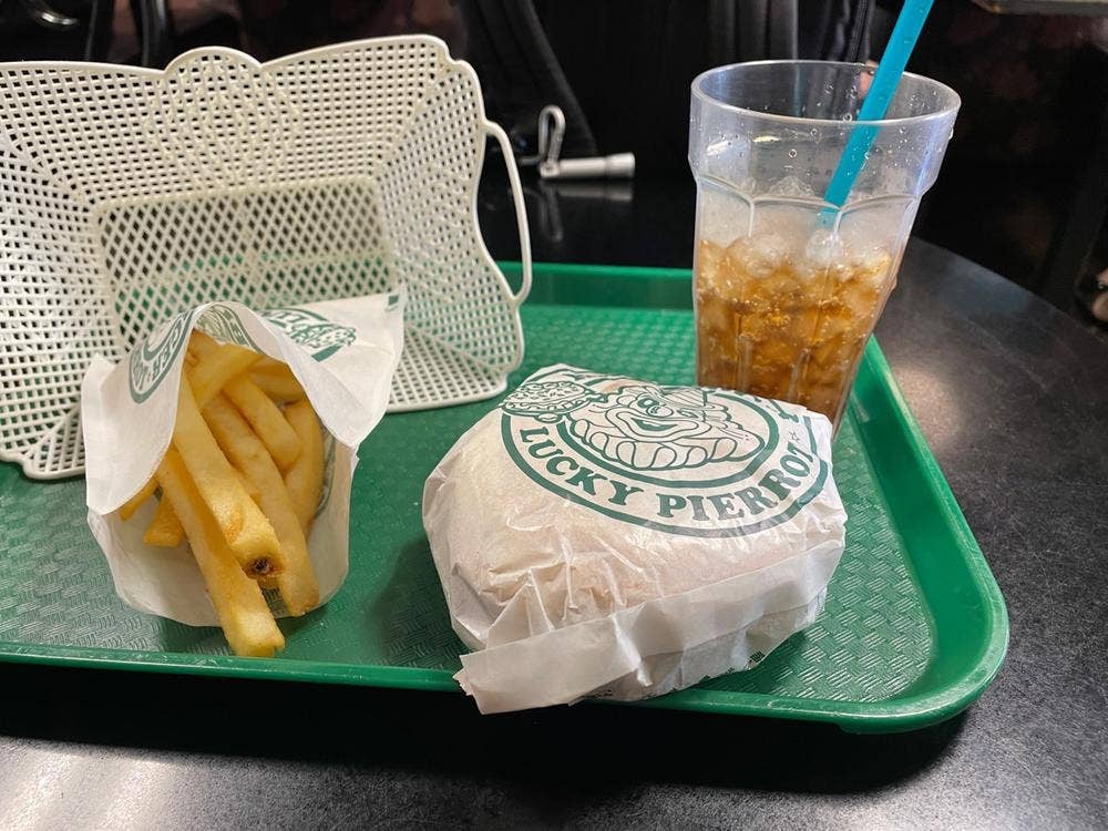 ラッキーピエロ 本町店