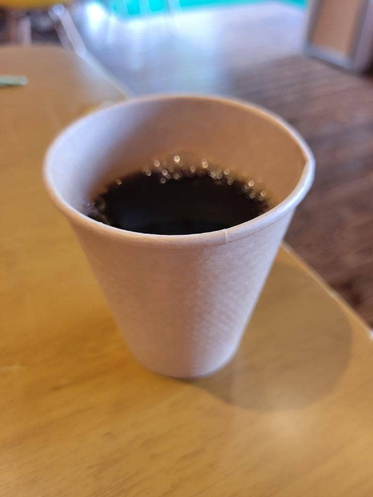 美しの森 駐車場 売店