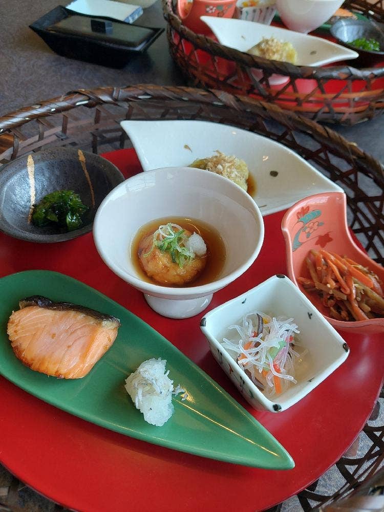 錦彩館