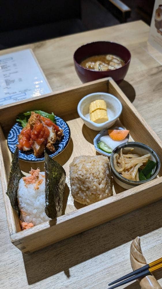 おにぎりカフェ 利さく