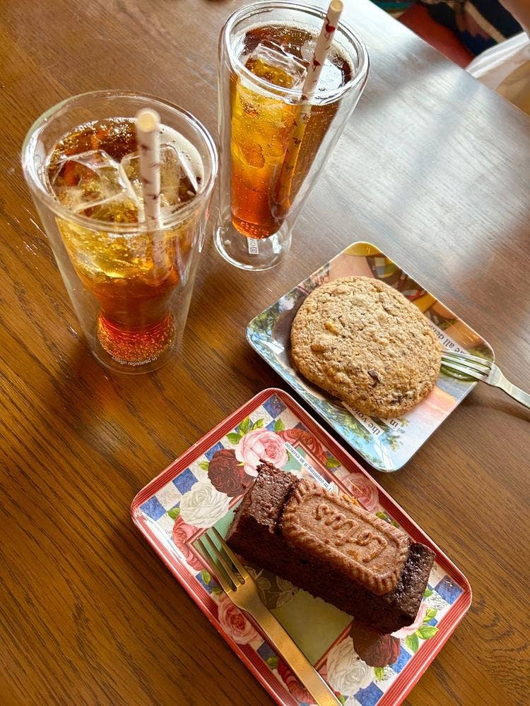 CUPS coffee & cupcakes