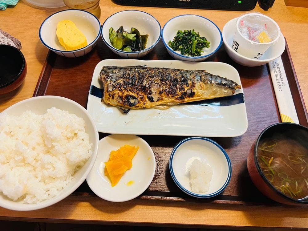 炭火焼魚定食と釜戸ごはん 天四食堂
