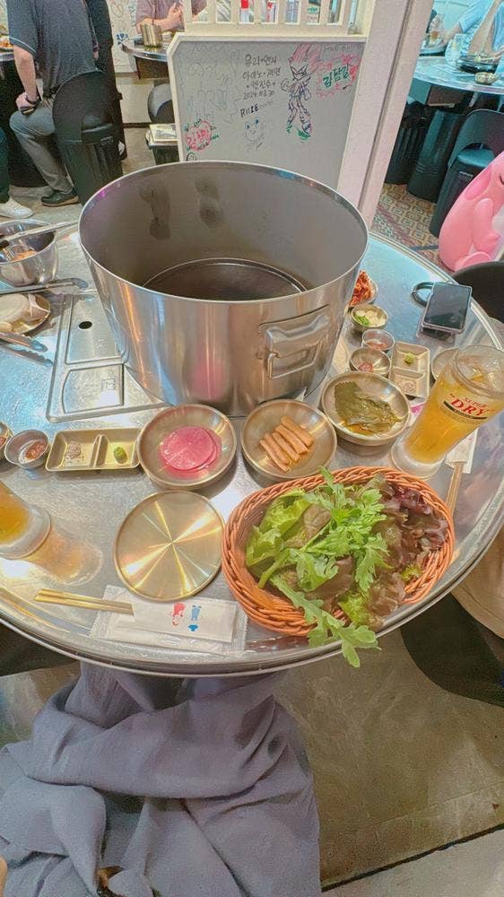金豚釜蓋サムギョプサル