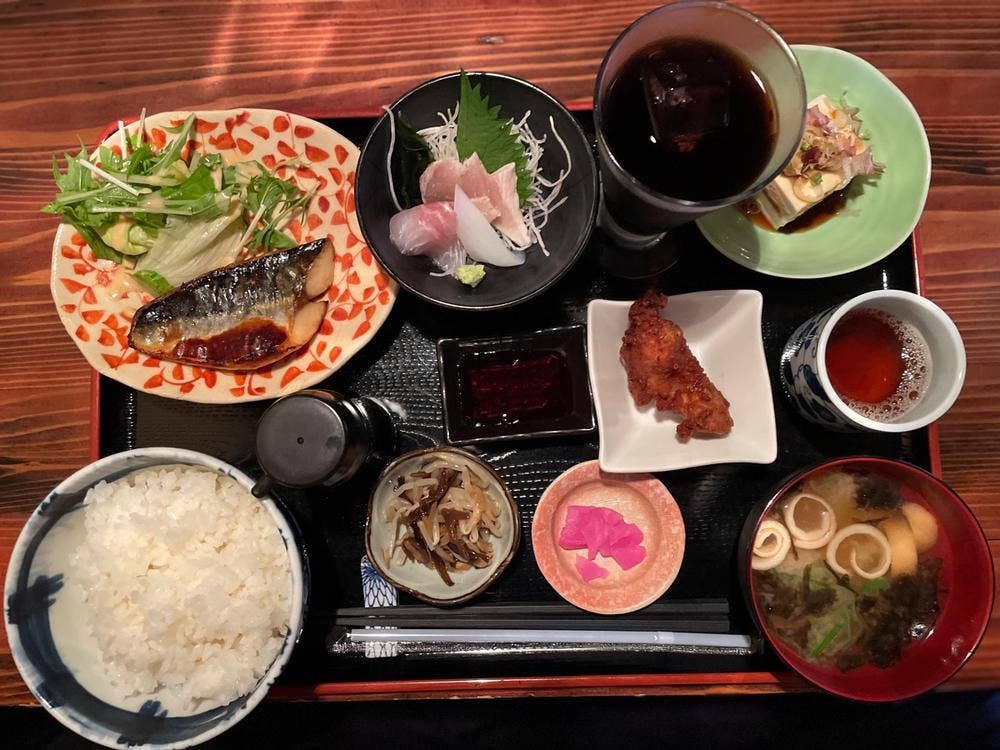 桟敷家 巻店