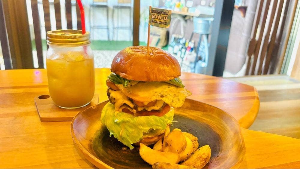 Hamburgers Cafe Nalu Aloha Style