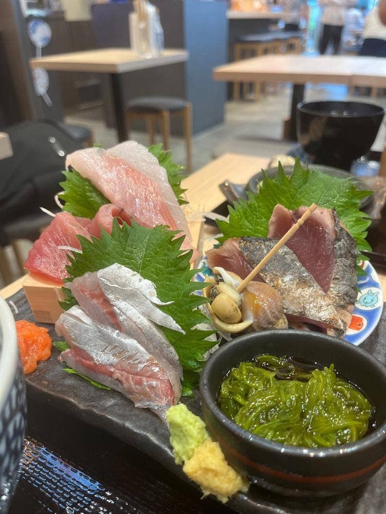 貝・刺身専門店 しらはら みなとみらい一番街