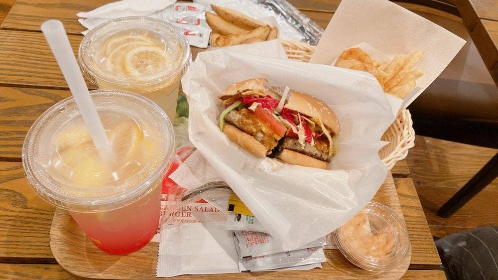 フレッシュネスバーガー 大手町店