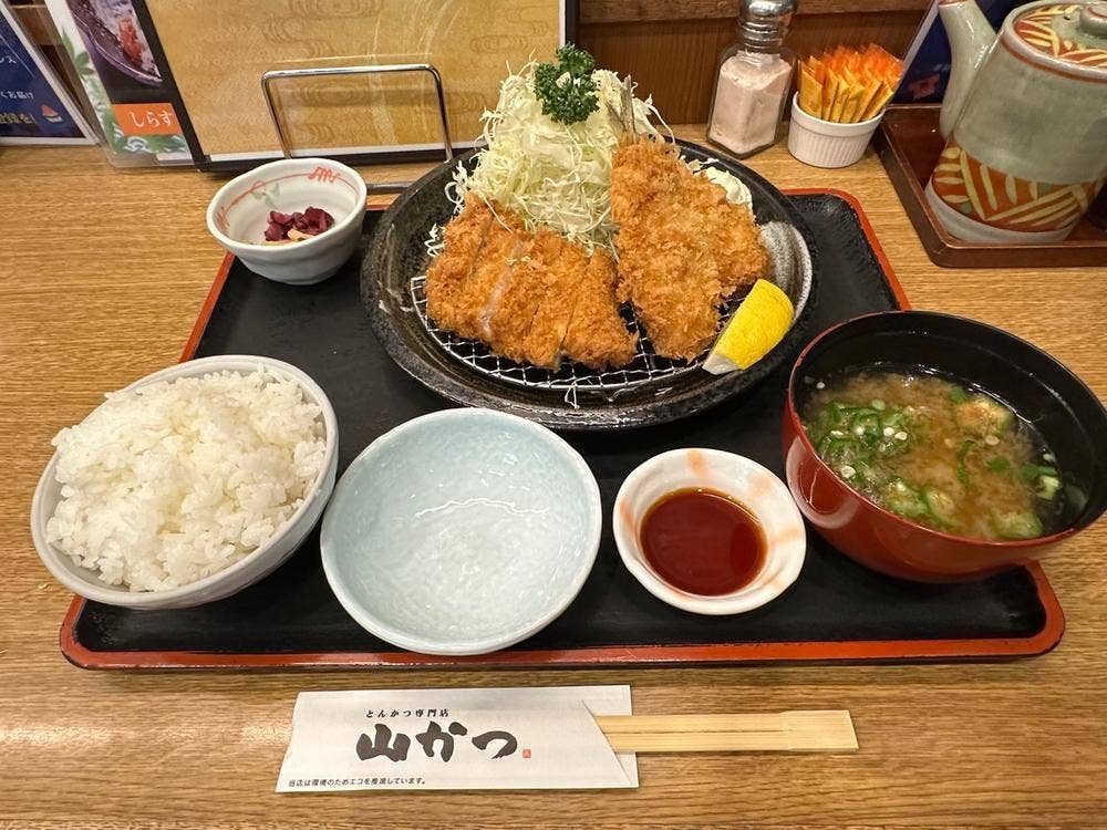 山かつトツカーナ店