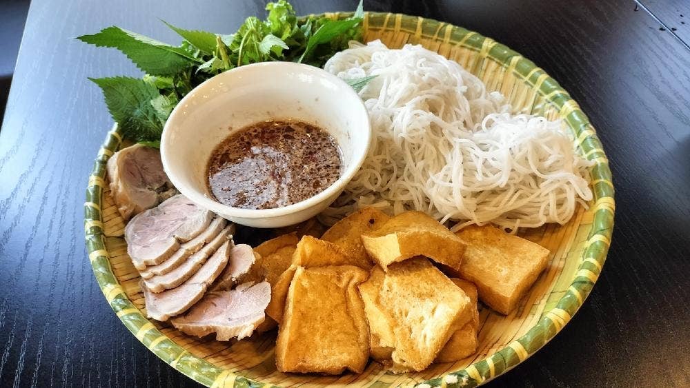 ベトナム料理 ホァングン 大門店