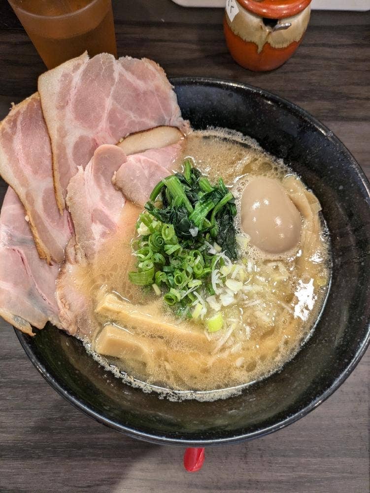 淡麗豚骨 TSUCHINOTOMI