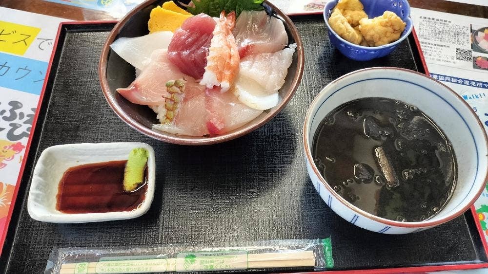 名護漁港 水産物直売所