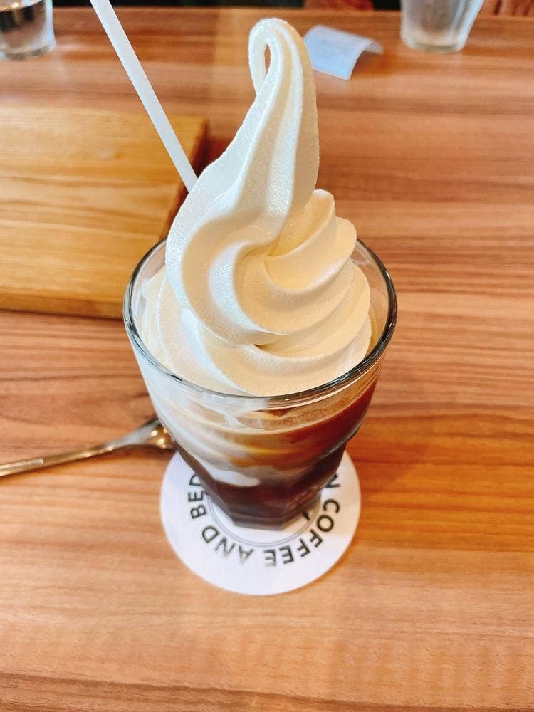 LOCOMOTION COFFEE AND BED