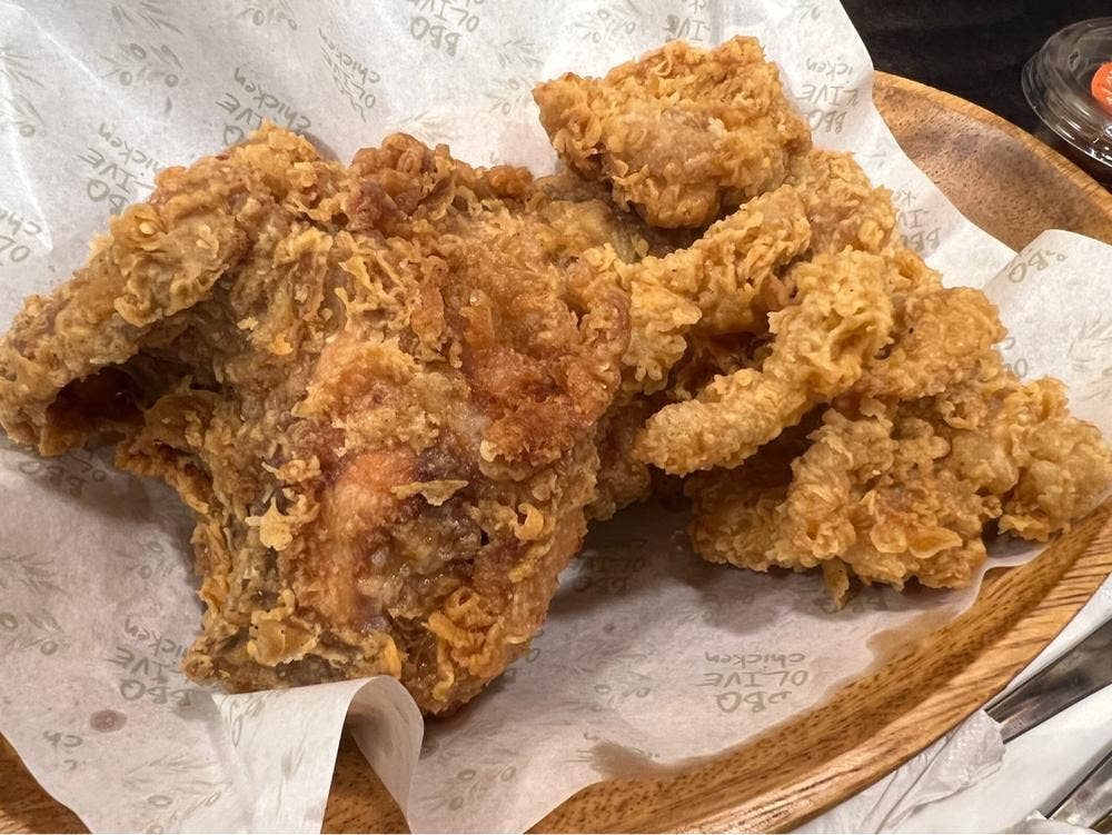 bb.q OLIVE CHICKEN café ヒルズウォーク徳重ガーデンズ店