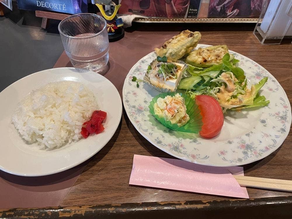 六曜館