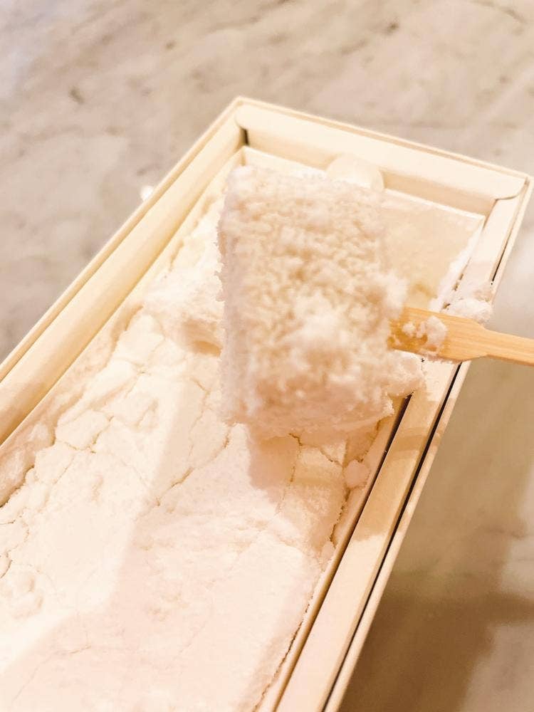 ガルガンチュワ 帝国ホテルプラザ 東京 1F