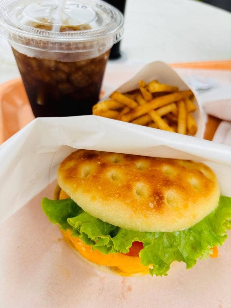 軽井沢フラットブレッズ 土岐プレミアム・アウトレット店