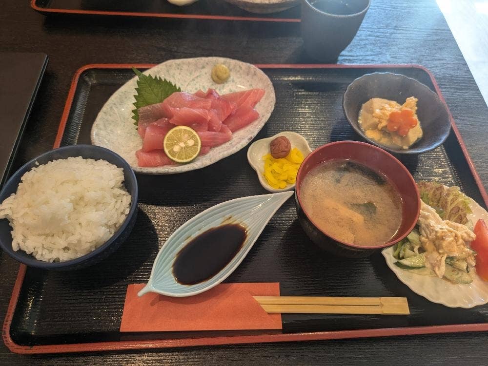 お食事処 酒処 よしの