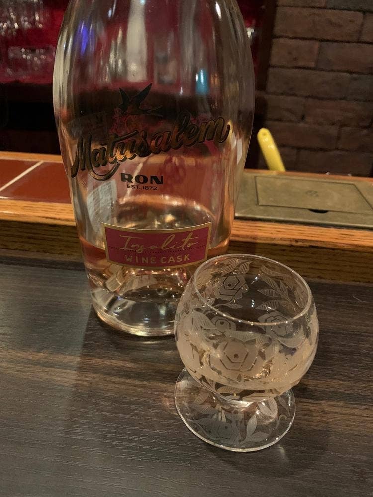 SHOT BAR RUMHOLIC