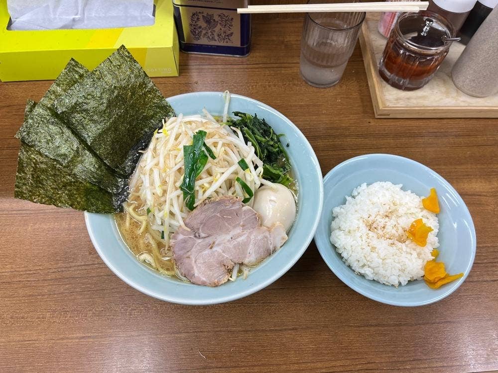 横浜ラーメン 武蔵家 北千住店