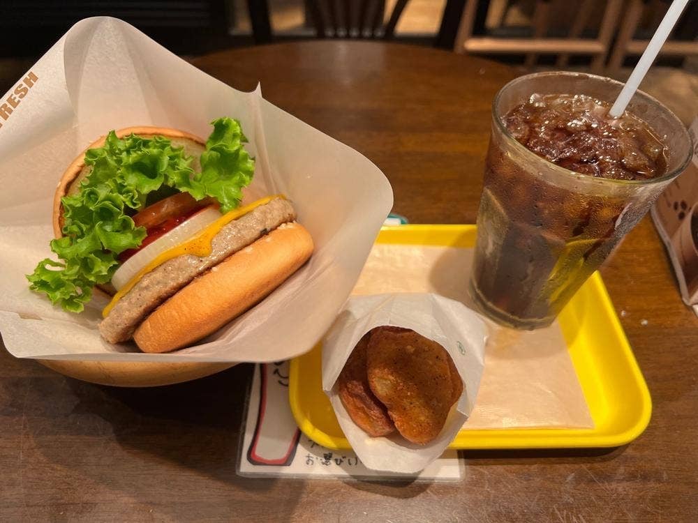 フレッシュネスバーガー 東池袋店