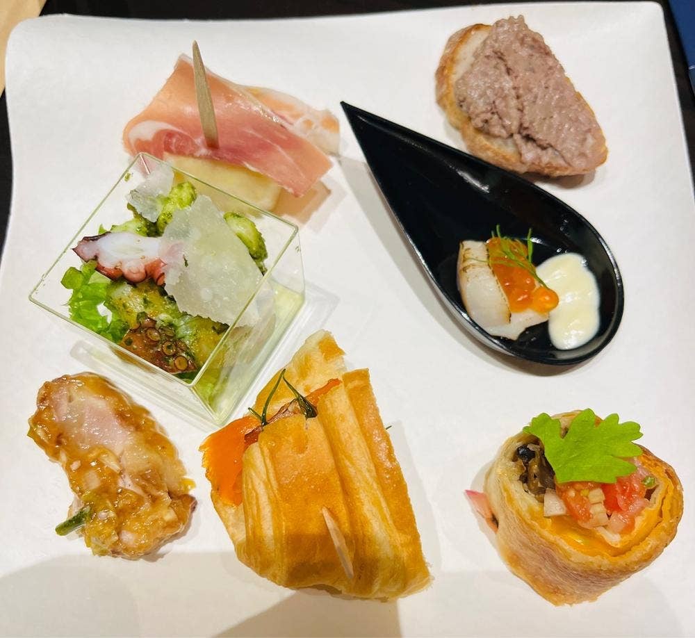 ICONIC STAGE marunouchi