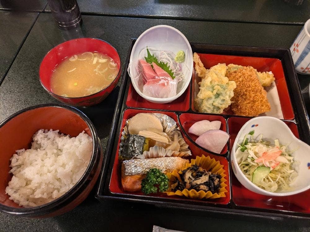 喰処はなや