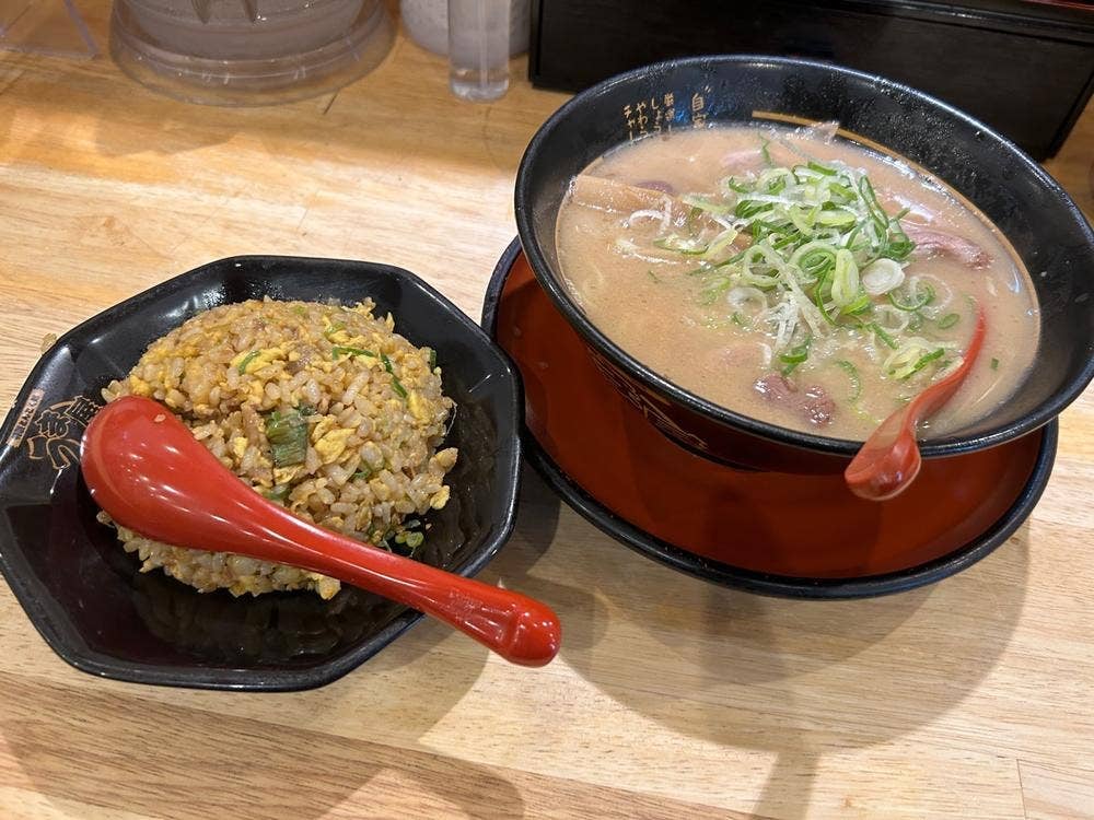 豚旨 うま屋ラーメン 千種猪子石店