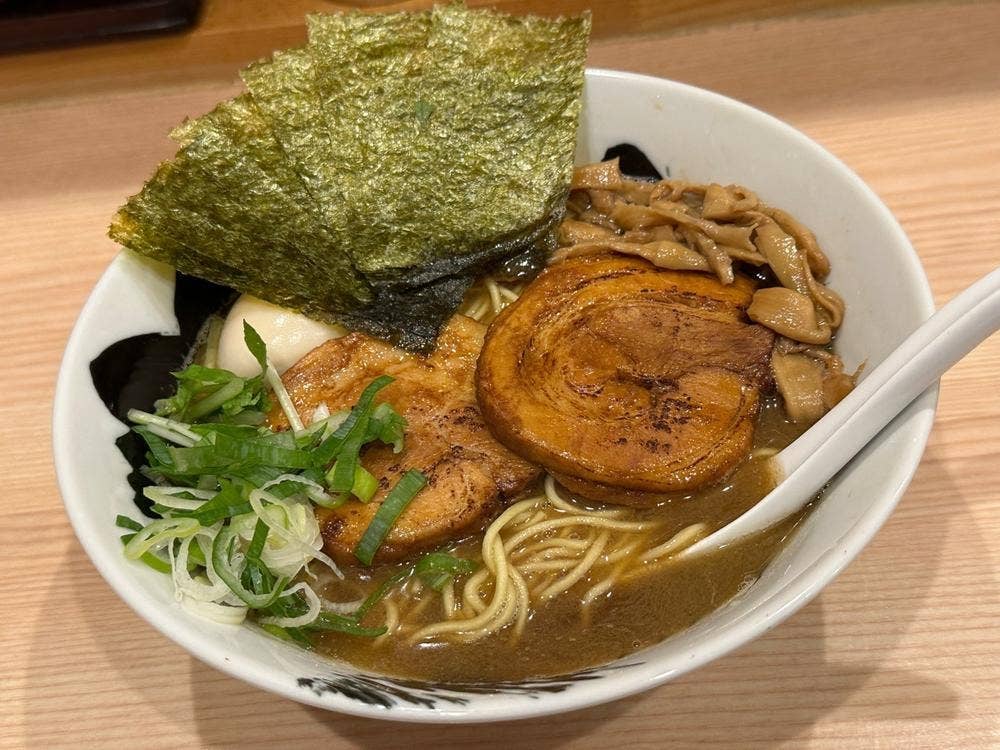 煮干し中華そば にいぼし