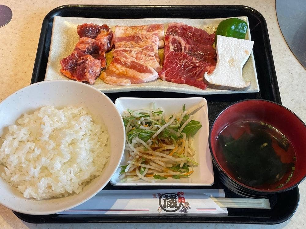 焼肉 蔵 津幡店