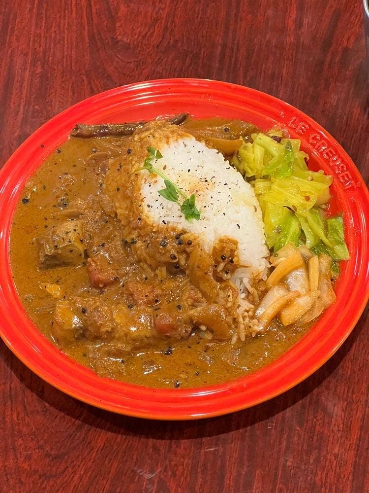 チーズケーキと彩りカレー Luna piena