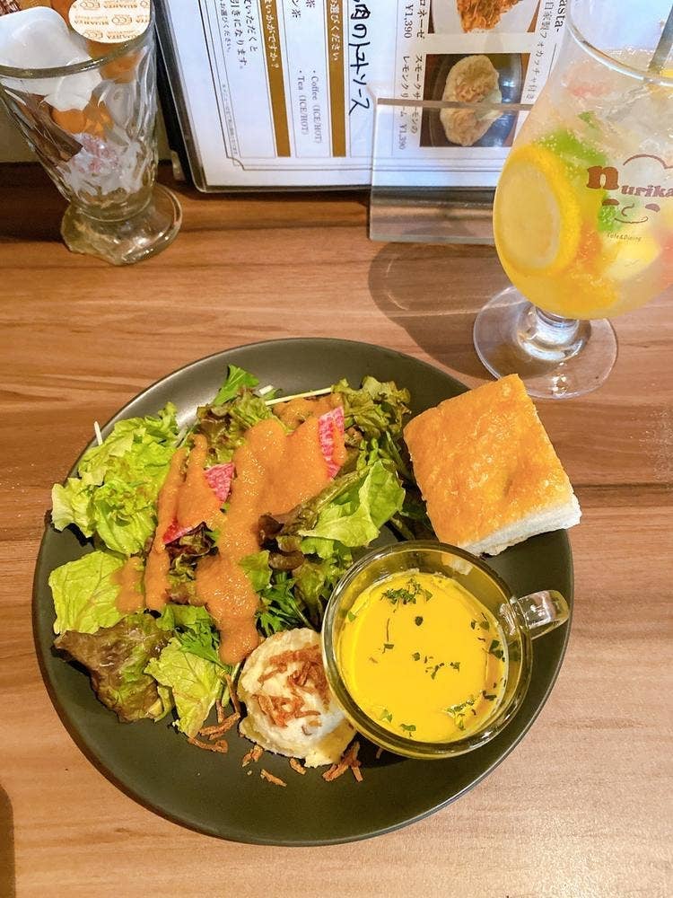 カフェアンドダイニング ヌリカベ