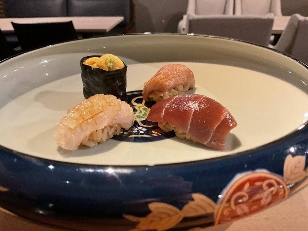 Bar&Sushi 紺と白