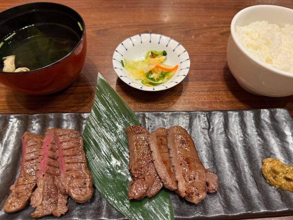 炙り牛たん 万 イオンモールりんくう泉南店