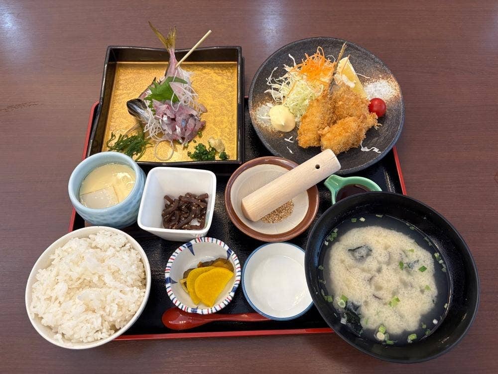 海の御食事処 でん助茶屋 ホテル・サンミ倶楽部 別館