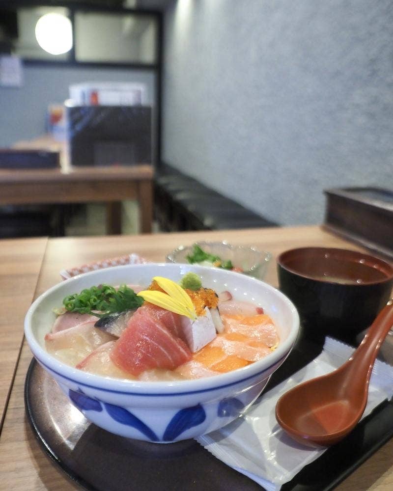 どんぶり酒場 どんどん