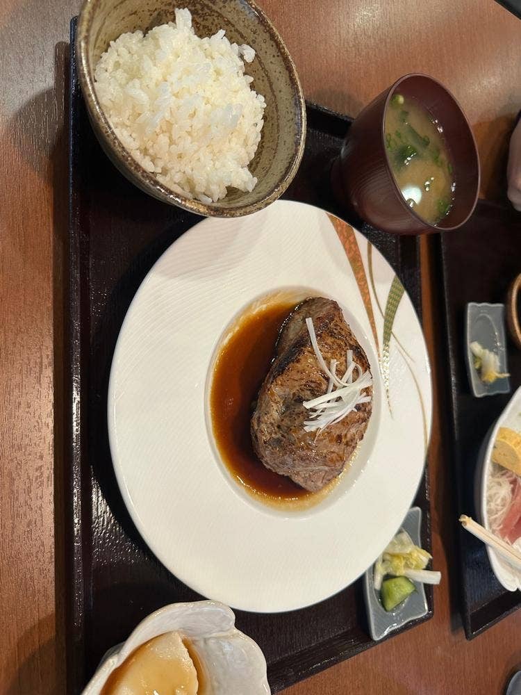 にっこり食堂やすのぶ