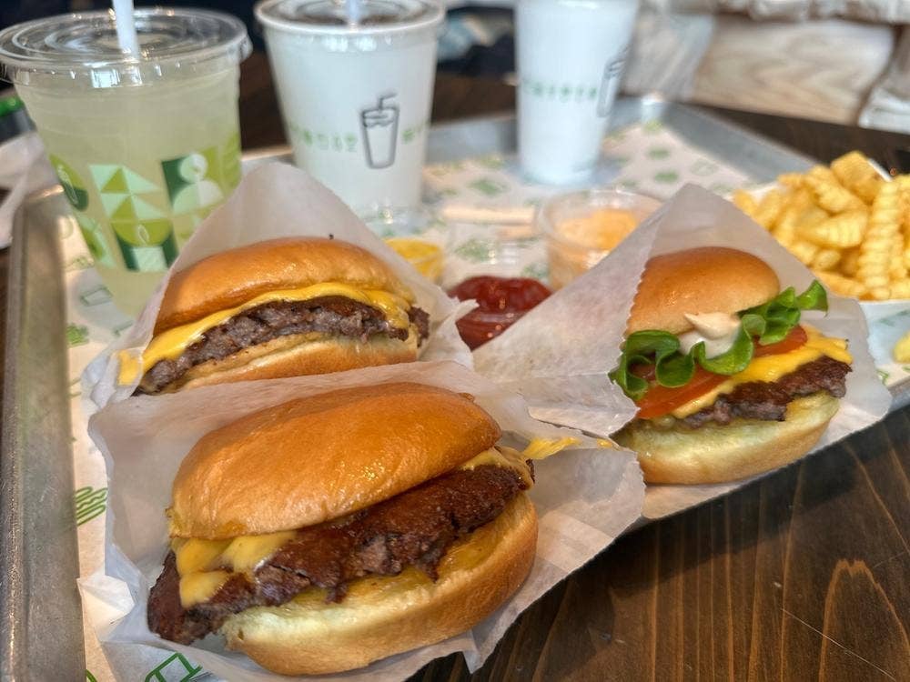 SHAKE SHACK ザ パーク フロント ホテル店