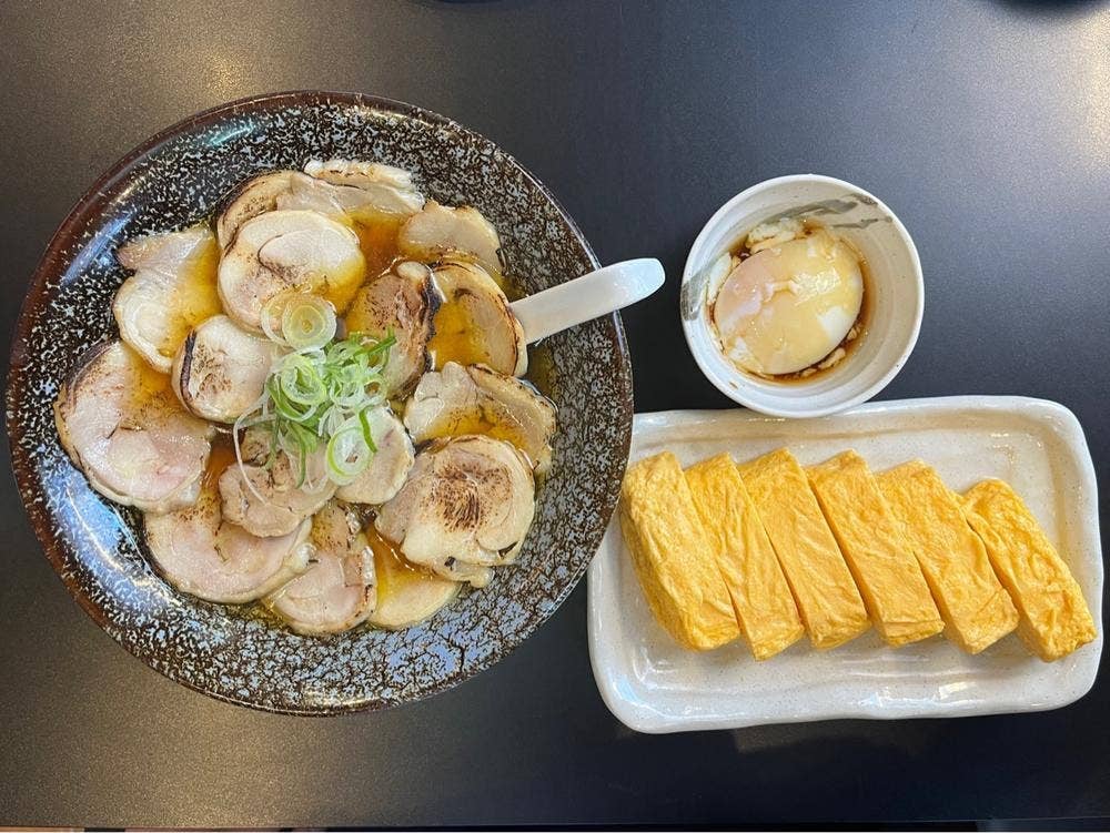 eggg Cafe 小平本店